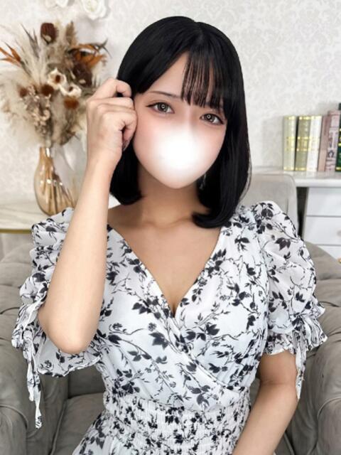 えいみ★爆乳Gカップ帰国子女★ Chloe五反田本店　S級素人清楚系デリヘル（デリヘル）