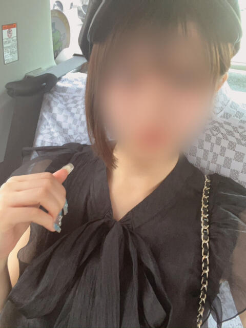 にあ 美コキ手少女（派遣型オナクラ(手コキ)）