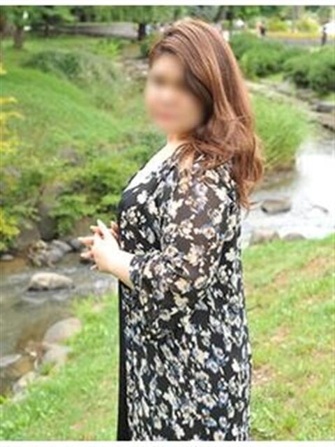 あかり 未亡人 札幌店（人妻系デリヘル）