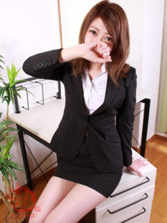 コ　コ びしょぬれ新人秘書（府中/デリヘル）