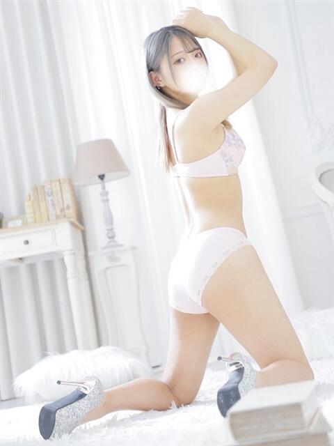 ☆ゆり☆ 100％本人が来る店！！デリヘル『ロイヤルフラッシュ』（デリヘル）