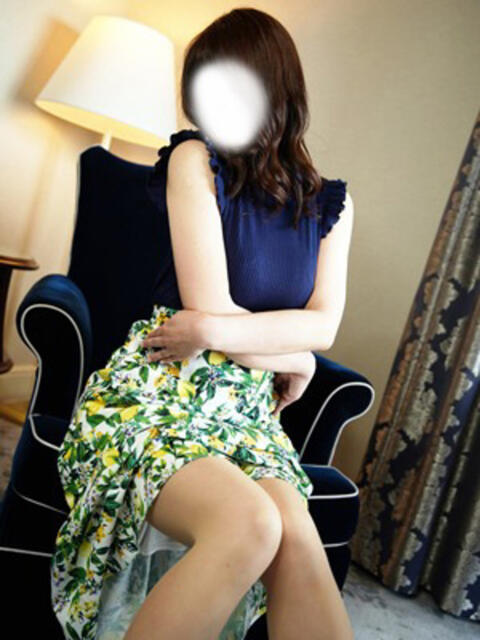 ひとみ 神戸人妻花壇(人妻デリヘル)