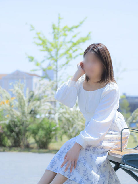 まな 奥様鉄道69 岡山店(駅待ち合わせ型人妻デリヘル)