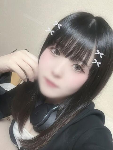 しの♡期待を超える美乳ロリ美少女♡ 即生専門店ゴッドパイ（デリヘル）