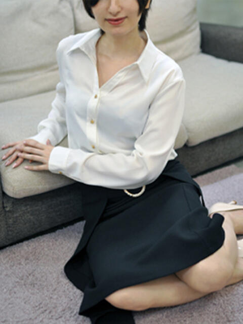 こはく マダムハンズ神田店（派遣型手コキ・オナクラ）