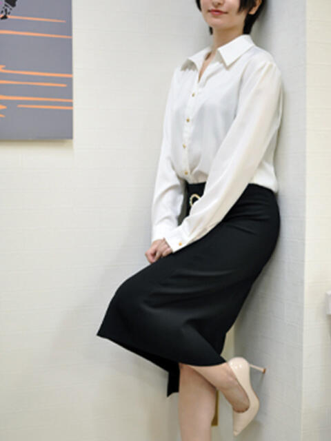 こはく マダムハンズ神田店（派遣型手コキ・オナクラ）