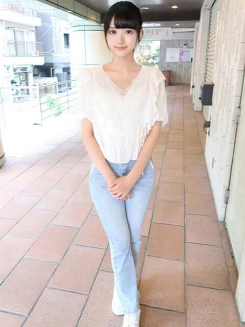 なみ★規格外圧倒的美少女★ 鶯谷現役女子大生コレクション(デリヘル)