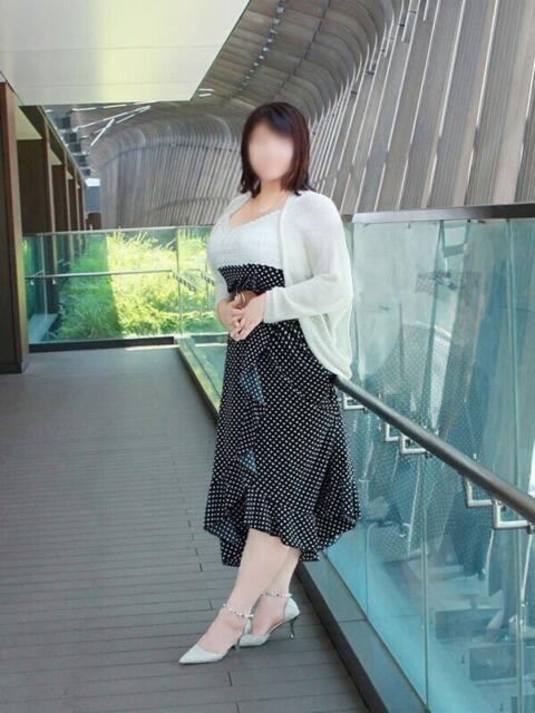 浜崎りさ こあくまな熟女たち 上野・御徒町店 (KOAKUMAグループ)(人妻・熟女デリヘル)