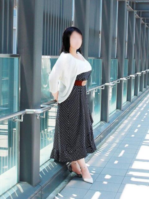 浜崎りさ こあくまな熟女たち 上野・御徒町店 (KOAKUMAグループ)(人妻・熟女デリヘル)