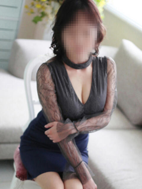 良(りょう) 熟女出逢い会 『百合の園』 五反田店（熟女デリヘル）