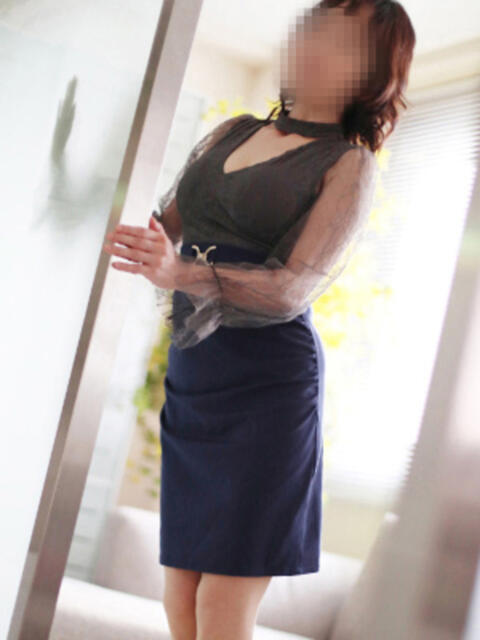 良(りょう) 熟女出逢い会 『百合の園』 五反田店（熟女デリヘル）