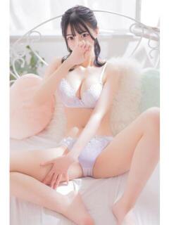【もか】綺麗なスレンダー巨乳娘
