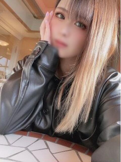 成宮(なるみや) 素人人妻オフィス旭店(人妻系デリヘル)