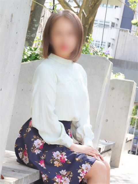 りお 奥鉄オクテツ東京店（デリヘル市場）（駅待ち合わせ型人妻デリヘル）