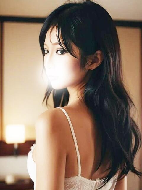 くみる 恋するいん乱若妻（人妻系デリヘル）