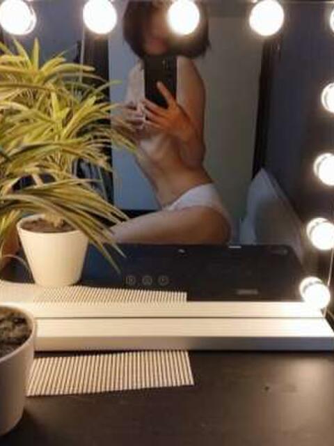 日向ひなた 青梅線秘密倶楽部(人妻熟女デリヘル)