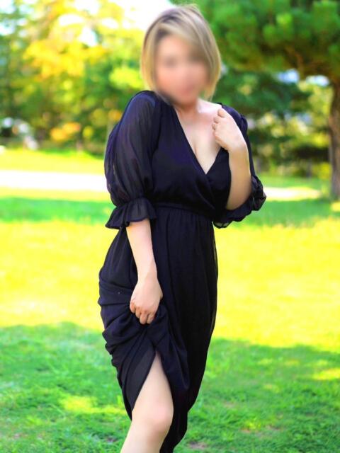 にこ [優良人妻店]セレブスタイル（山口～防府～萩）（人妻デリヘル）