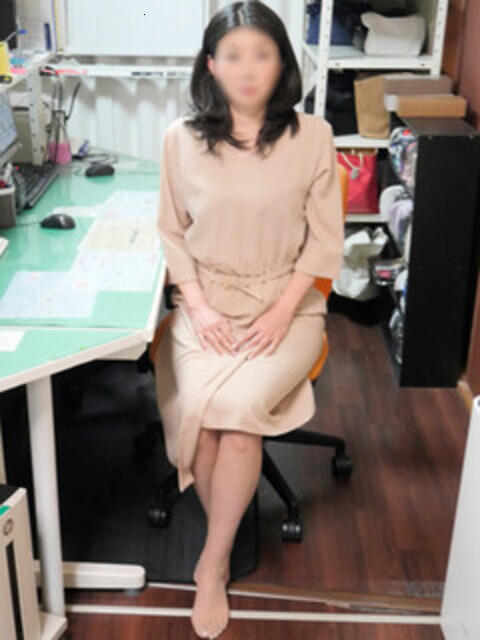 小室 誘惑マル秘ミセス（人妻デリヘル）