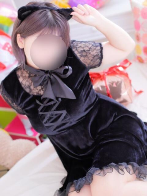 しずく☆20歳超可愛い甘えん坊 PREMIUM萌え可愛いチョコレート~全てのステージで感動の体験を~(デリヘル)