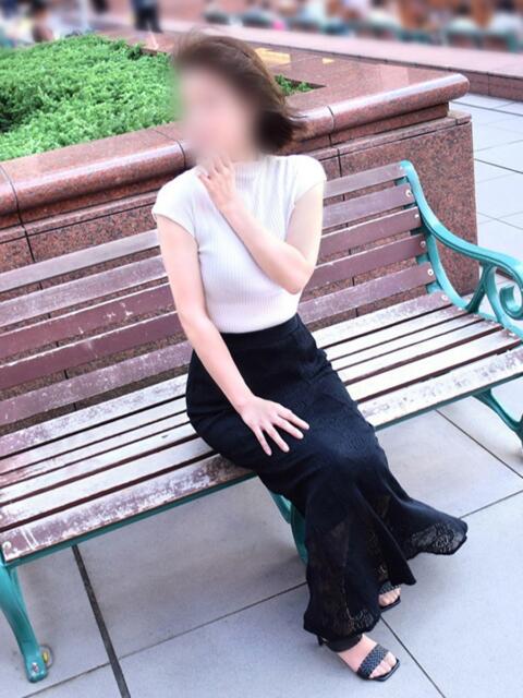 誉 東京人妻フォーシーズンズ（人妻・熟女待ち合わせデリヘル）