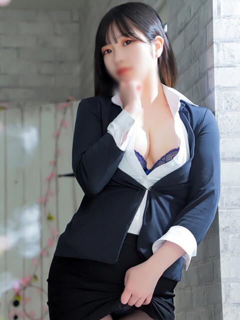 長瀬 ゆりな ノーパンパンスト スケベなOL梅田・兎我野店(ホテヘル)