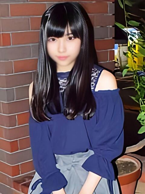 すずめ★広瀬すずさん激似★ 上野現役女子大生コレクション(デリヘル)