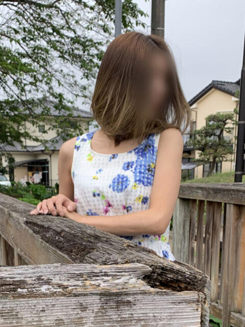 篠塚 ゆう 欲情のよろめき・第二章（人妻デリヘル）