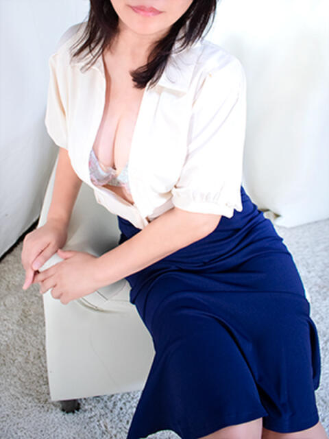 なぎさ 脱がされたい人妻 熊谷店（人妻待ち合わせデリヘル）