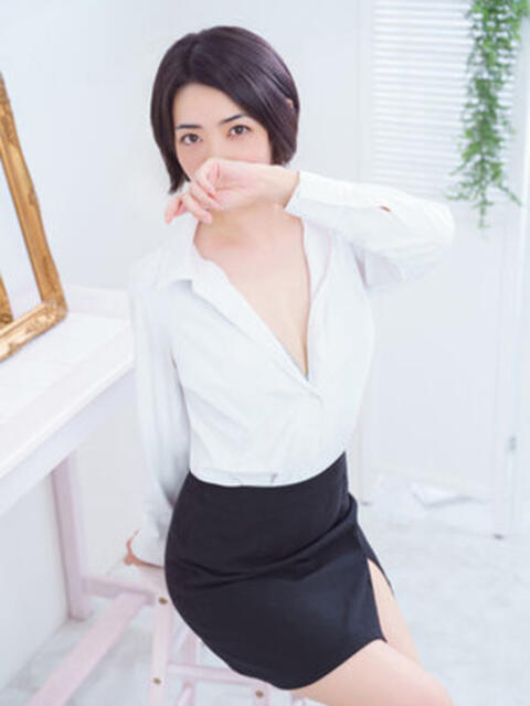 小島もこ e女商事 池袋店（ホテヘル＆デリヘル）