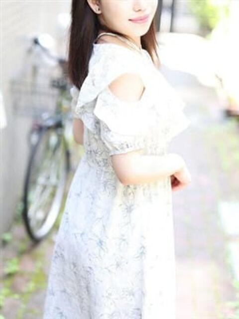 小川ゆな 全裸妻NTRサークル（デリヘル）