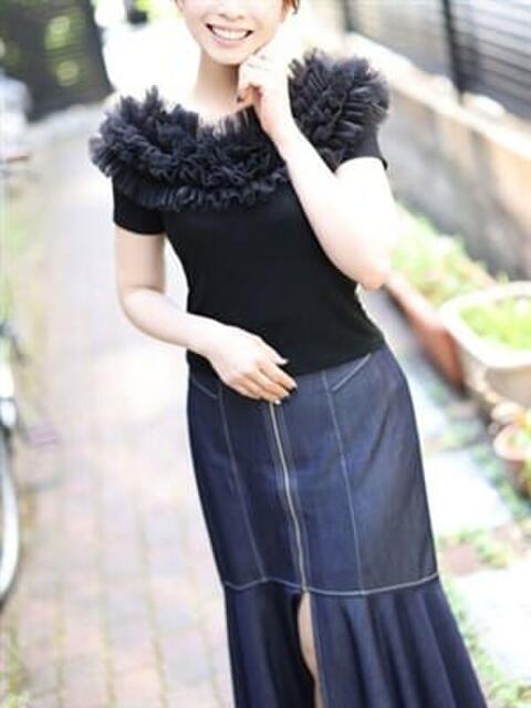 黒沢せいか 全裸妻NTRサークル（デリヘル）