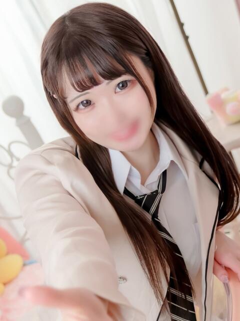 えみか E+アイドルスクール新宿・歌舞伎町店（デリヘル）