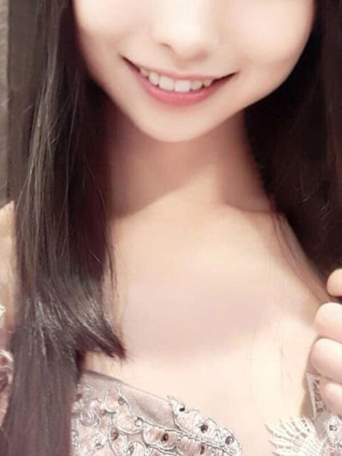 新藤あゆは 全裸妻NTRサークル（デリヘル）