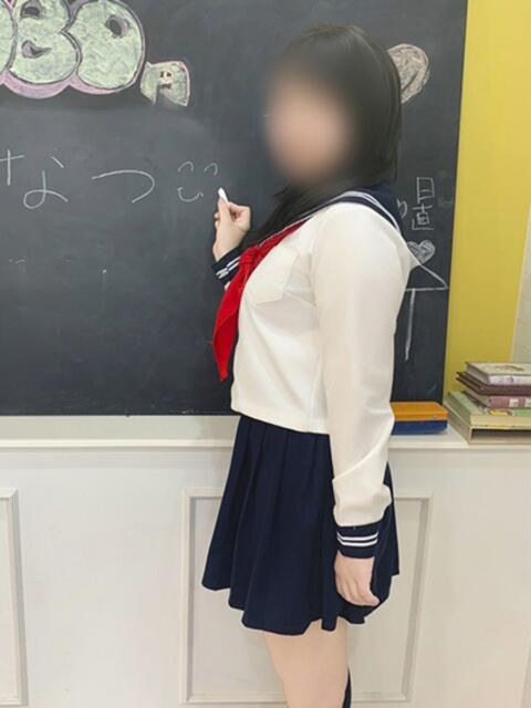 なつ 2980円（店舗型手コキ専門店）