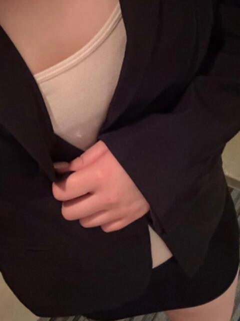 れみ ノーブラで誘惑する奥さん谷九・日本橋（人妻待ち合わせ型デリヘル）