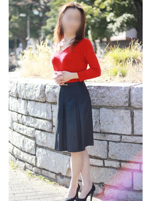 りょうか 奥鉄オクテツ神奈川店（デリヘル市場グループ）（駅待ち合わせ型人妻デリヘル）