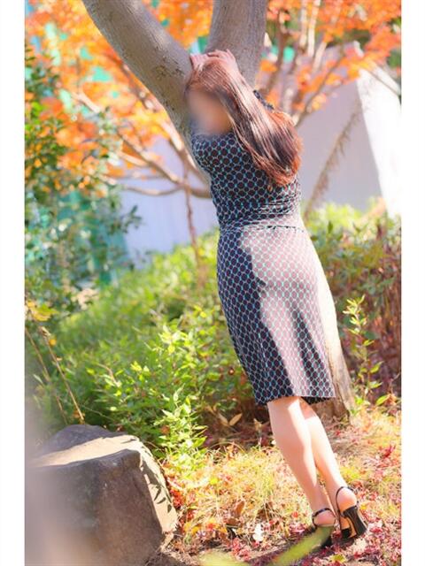 まな[東京] 奥鉄オクテツ神奈川店（デリヘル市場グループ）（駅待ち合わせ型人妻デリヘル）