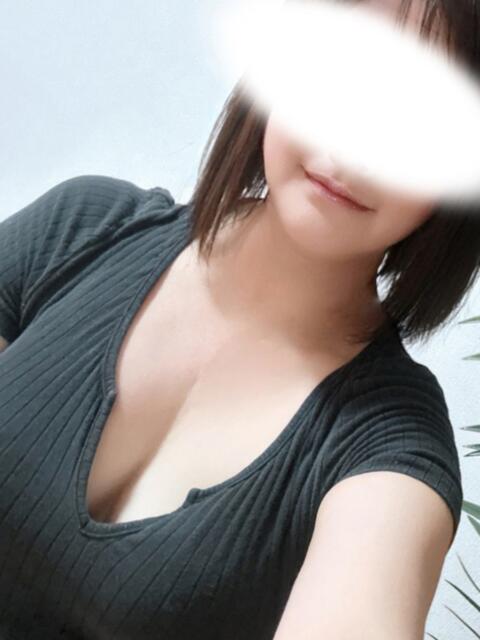 愛川すずね 癒されるワイフ（【非風俗】メンズエステ）