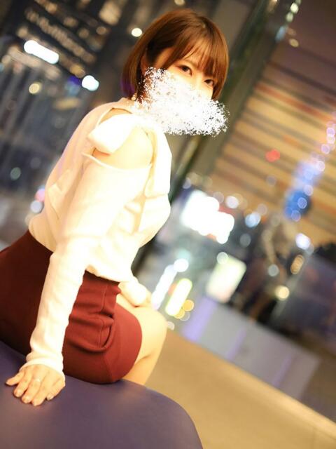 愛川柚羽(あいかわゆずは) 鶯谷ナンバーワン（人妻デリヘル）