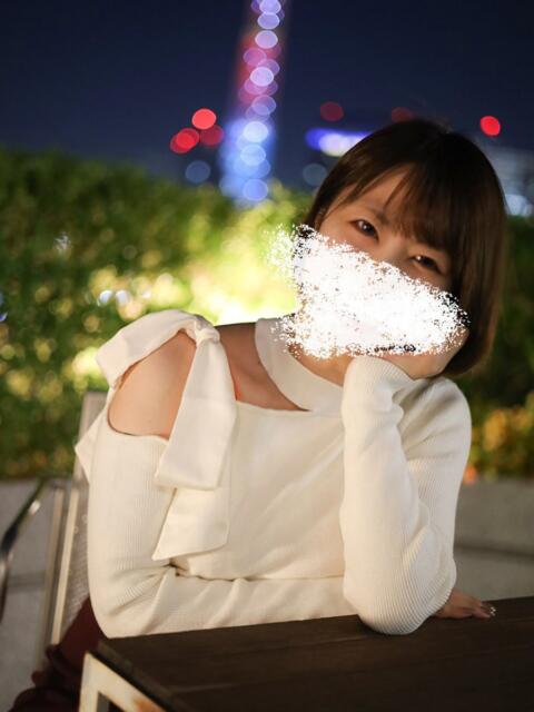 愛川柚羽(あいかわゆずは) 鶯谷ナンバーワン（人妻デリヘル）