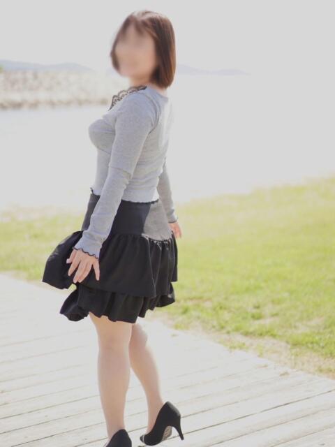 りおな [優良人妻店]セレブスタイル（山口～防府～萩）（人妻デリヘル）