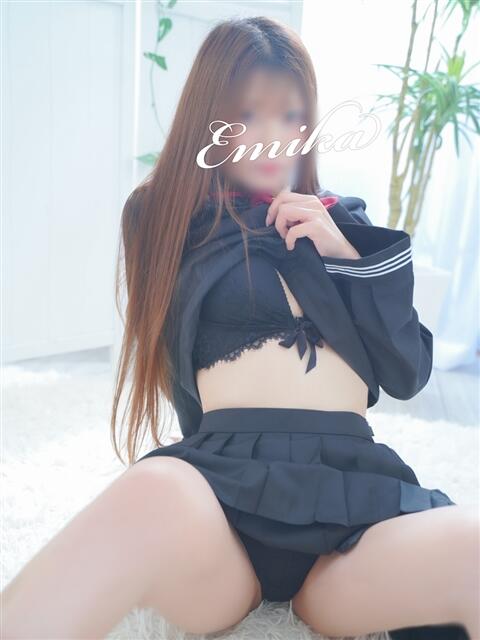 えみか 西船人妻花壇（人妻デリヘル）