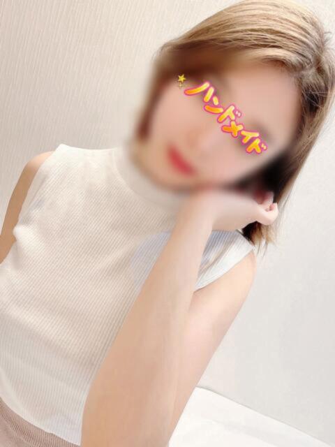 りお 神田ハンドメイド(美少女手コキ専門店)