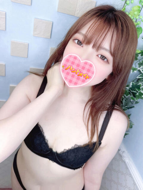なつみ 神田ハンドメイド（美少女手コキ専門店）
