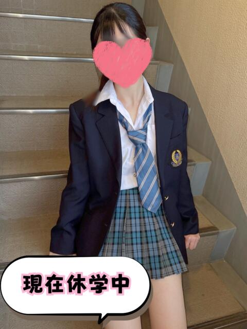 新入生 なゆ 青チェと赤チェ（派遣型オナクラ＆リフレ）