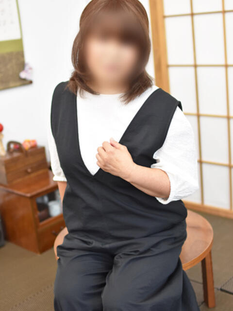 るみ(昭和37年生まれ) 熟年カップル名古屋～生電話からの営み～（人妻・熟女デリヘル）