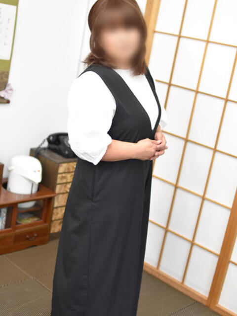 るみ(昭和37年生まれ) 熟年カップル名古屋～生電話からの営み～（人妻・熟女デリヘル）