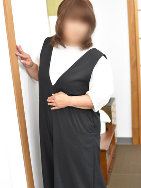 るみ(昭和37年生まれ) 熟年カップル名古屋～生電話からの営み～（人妻・熟女デリヘル）