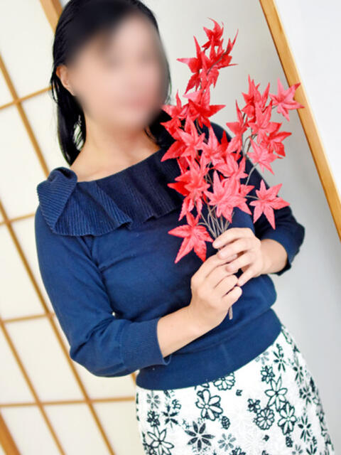 こゆき(昭和50年生まれ) 熟年カップル名古屋~生電話からの営み~(人妻・熟女デリヘル)