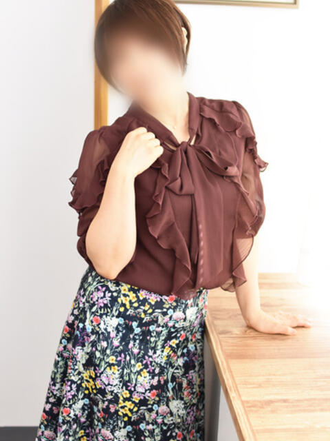 こころ(昭和47年生まれ) 熟年カップル名古屋～生電話からの営み～（人妻・熟女デリヘル）